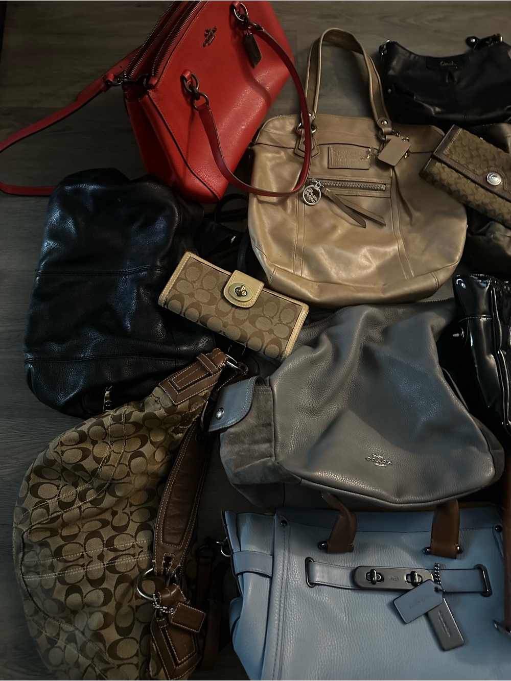 16 Authentic Coach Bags & Wallets Reseller Lot | Leather,Signature,Modern Styles - Picture 2 of 16